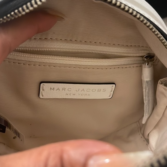 Marc Jacobs circle crossbody bag - Picture 2 of 2